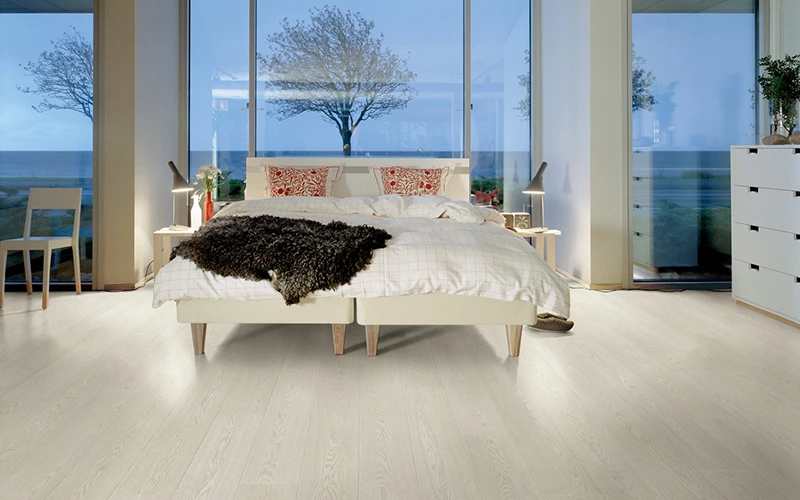 Pavimenti-in-laminato-effetto-legno-spc-Varese